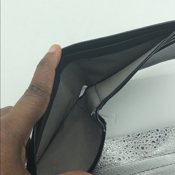 TUMI Men’s Black Leather Wallet - Picture 6 of 6